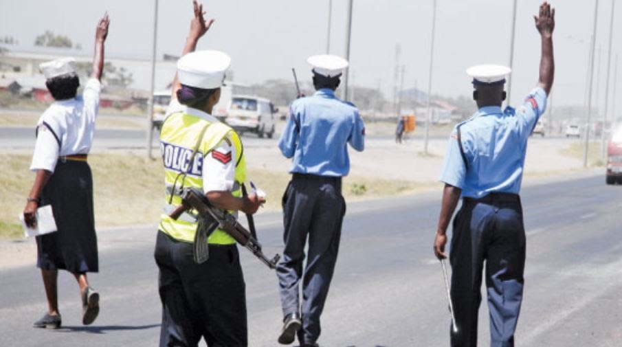 Kenyan traffic police. (Standard Courtesy)